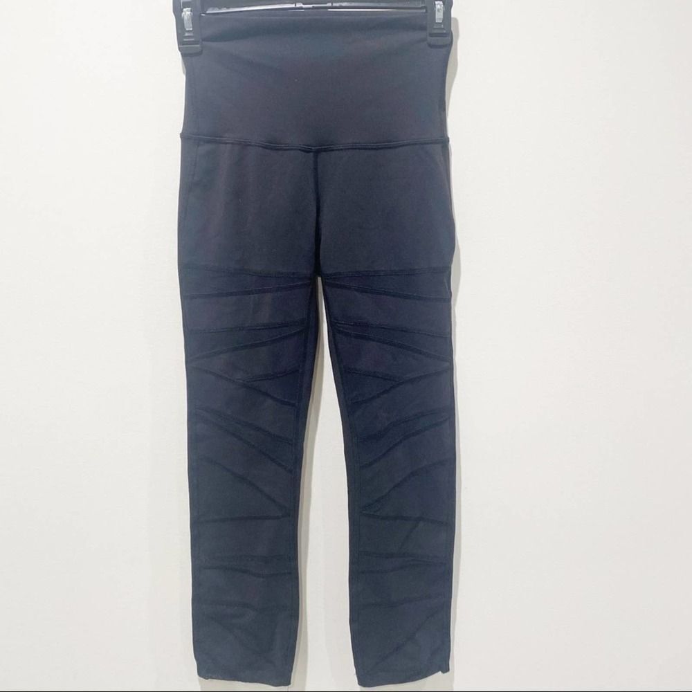 LULULEMON Womens Black 7/8 Mesh leggings 4 Athleisure‎ Run Striped